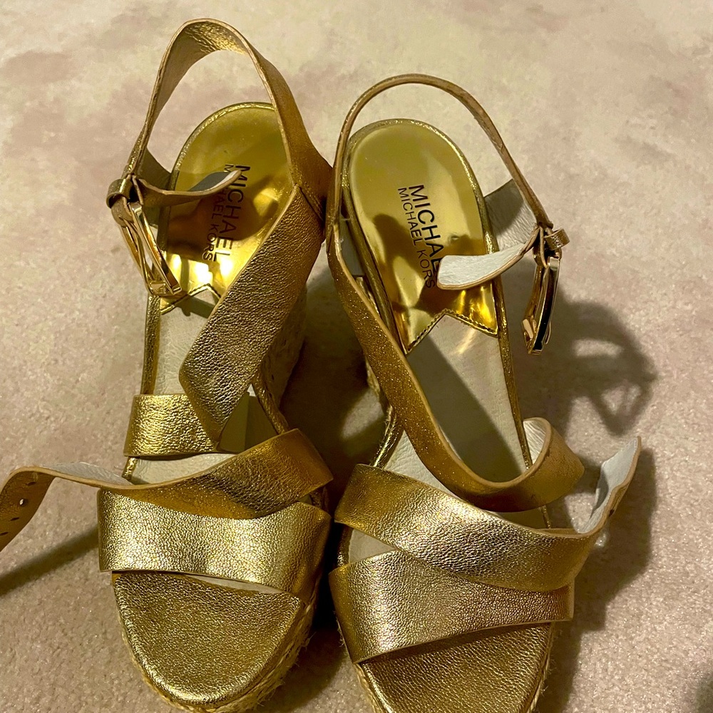 Michael Kors wedge size 6